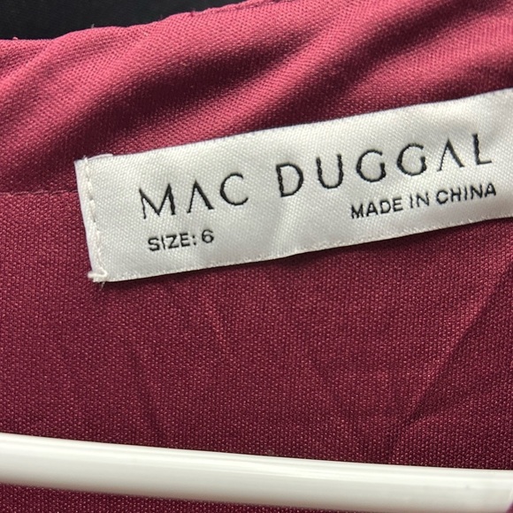 Mac Duggal 67848 NWOT FAUX WRAP LONG SLEEVE GOWN W/ APPLIQUÉ DETAIL - Picture 7 of 8